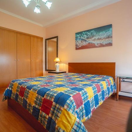 Large Modern Ponta Delgada Apartment Exterior photo