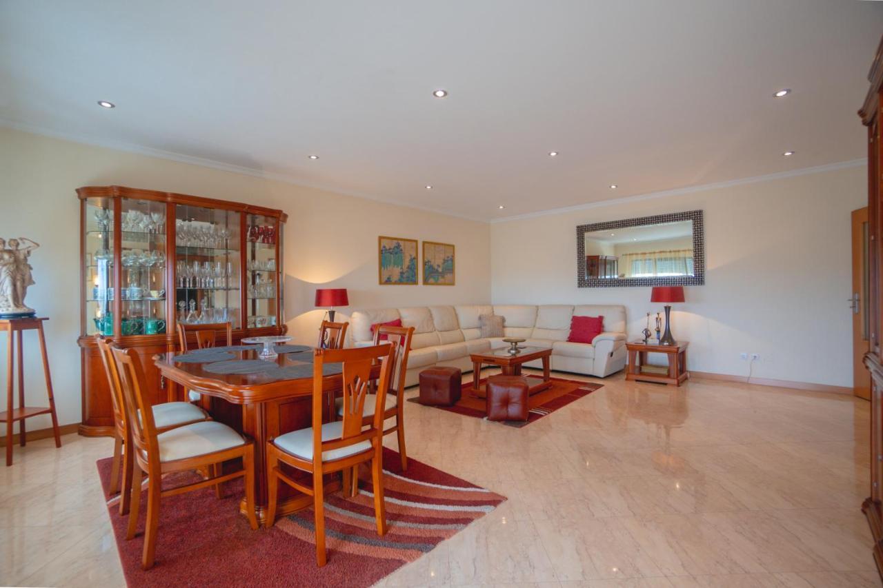 Large Modern Ponta Delgada Apartment Exterior photo