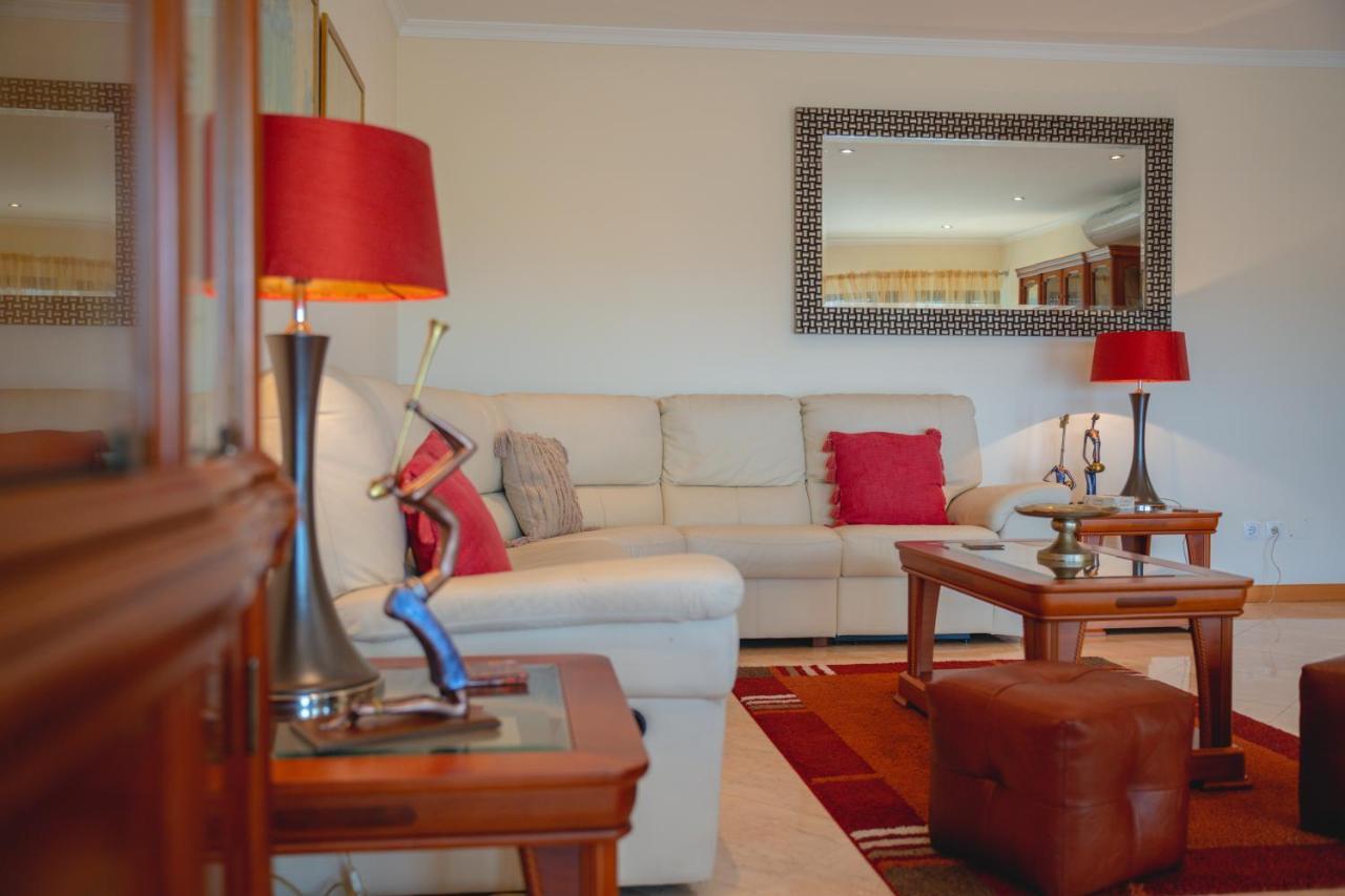 Large Modern Ponta Delgada Apartment Exterior photo